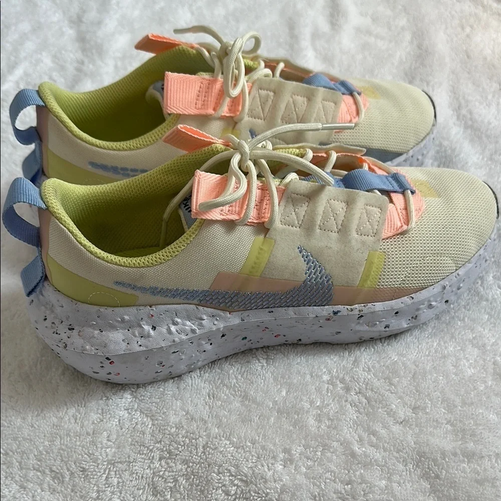 Nike Women's Pastel Yellow & Coral Athletic Sneakers